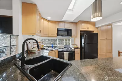9231 26th Avenue SW, Seattle, WA 98106 - Photo 8