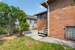 2715 22nd Ave S, Seattle, WA 98144 - Photo 2
