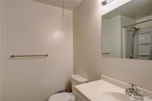 21 SW 8th Ave, Oak Harbor, WA 98277 - Photo 8
