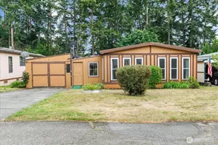 1361 NE Goldie St, Oak Harbor, WA 98277 - Photo 2