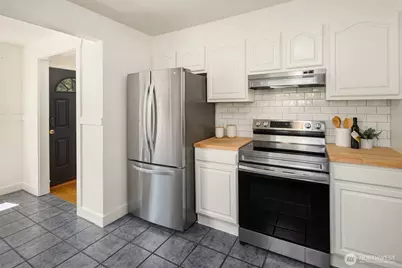 108 N 57th Street, Seattle, WA 98103 - Photo 16
