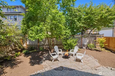 108 N 57th Street, Seattle, WA 98103 - Photo 28