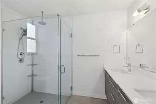 1017 W Crockett St, Seattle, WA 98119 - Photo 18