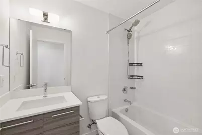 1017 W Crockett Street, Seattle, WA 98119 - Photo 14