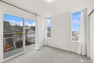 1017 W Crockett Street, Seattle, WA 98119 - Photo 12