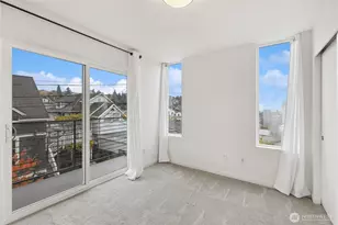 1017 W Crockett St, Seattle, WA 98119 - Photo 12