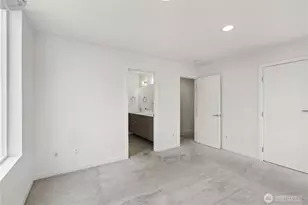 1017 W Crockett St, Seattle, WA 98119 - Photo 16