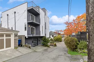 1017 W Crockett St, Seattle, WA 98119 - Photo 2