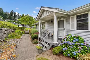 3812 Snyder Ln, Gig Harbor, WA 98335 - Photo 2