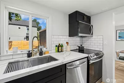 9520 2nd Avenue NW, Seattle, WA 98117 - Photo 10