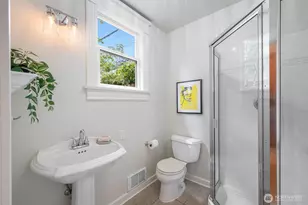 1715 E Mercer St, Seattle, WA 98112 - Photo 10