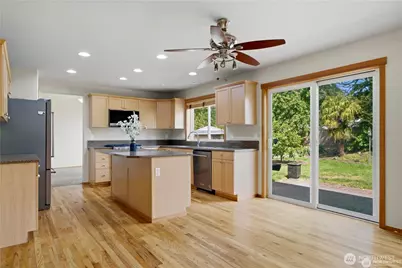 11902 SE 277th Street, Kent, WA 98030 - Photo 4