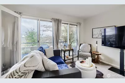 2134 Waverly Place N #103, Seattle, WA 98109 - Photo 2