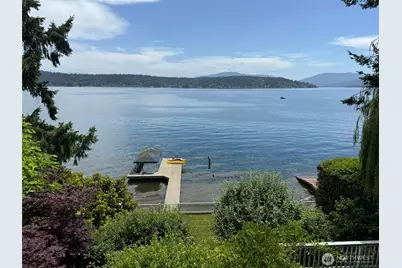 648 Lake Sammamish Lane NE, Bellevue, WA 98008 - Photo 2