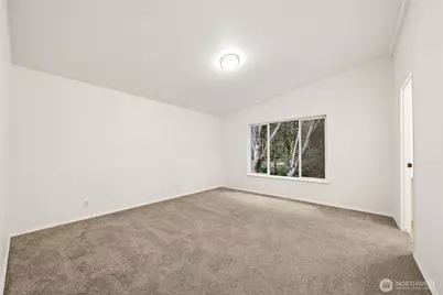 9421 21st Avenue E, Tacoma, WA 98445 - Photo 12