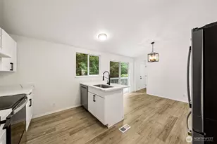 9421 21st Ave E, Tacoma, WA 98445 - Photo 8