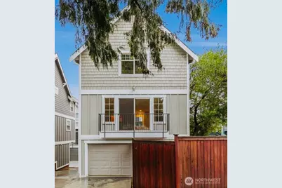 910 N 74th Street, Seattle, WA 98103 - Photo 1