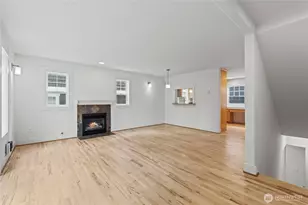 910 N 74th St, Seattle, WA 98103 - Photo 16
