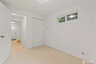 910 N 74th St, Seattle, WA 98103 - Photo 6
