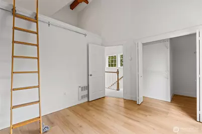 910 N 74th Street, Seattle, WA 98103 - Photo 24