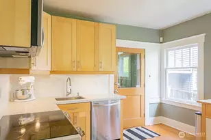 1557 Madrona Dr, Seattle, WA 98122 - Photo 6