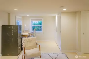 1557 Madrona Dr, Seattle, WA 98122 - Photo 14