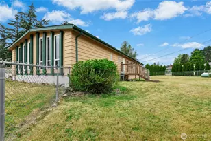 801 Walker Ave, Oak Harbor, WA 98277 - Photo 2