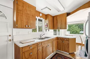 16262 15th Ave SW, Burien, WA 98166 - Photo 4