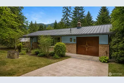 9429 240th Avenue SE, Issaquah, WA 98027 - Photo 1