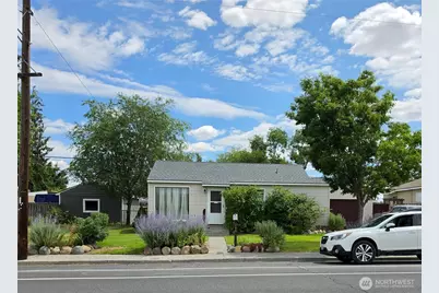 130 D Street NE, Ephrata, WA 98823 - Photo 2