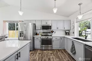 19204 206th St E, Orting, WA 98360 - Photo 8