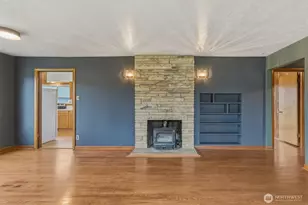 716 Woodard Ave NE, Castle Rock, WA 98611 - Photo 4