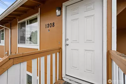 1208 111th Street S, Tacoma, WA 98444 - Photo 2