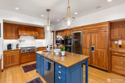 10374 Country Club Road, Bainbridge Island, WA 98110 - Photo 10