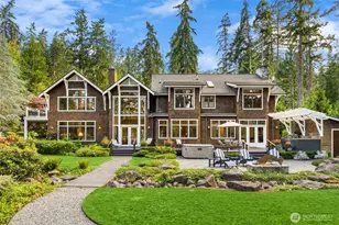 10374 Country Club Rd, Bainbridge Island, WA 98110 - Photo 2