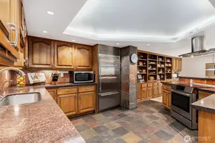 25119 NE 18th St, Sammamish, WA 98074 - Photo 10