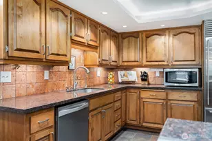 25119 NE 18th St, Sammamish, WA 98074 - Photo 12
