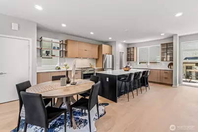 4464 Midvale Avenue N, Seattle, WA 98103 - Photo 8