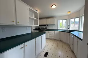 1704 S Delores Pl, Port Angeles, WA 98363 - Photo 6