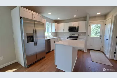3111 E Camellia Way, Port Orchard, WA 98366 - Photo 10