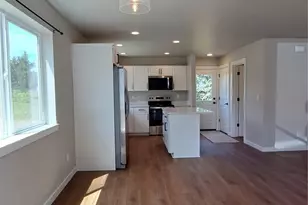 3111 E Camellia Way, Port Orchard, WA 98366 - Photo 4