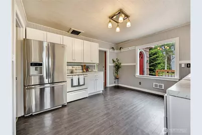 6112 V Place, Long Beach, WA 98631 - Photo 8
