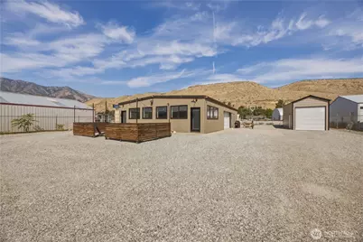 102 Lakeshore Drive, Pateros, WA 98846 - Photo 1