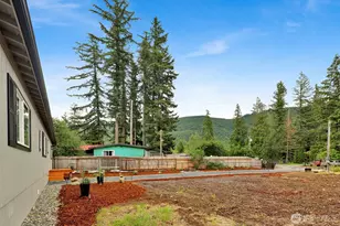 8433 Golden Valley Dr, Maple Falls, WA 98266 - Photo 2