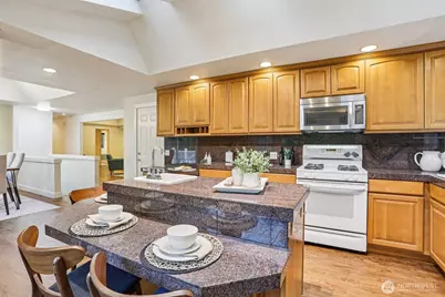 5733 155th Avenue NE, Redmond, WA 98052 - Photo 10