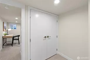 8045 19th Ave NE, Seattle, WA 98115 - Photo 20