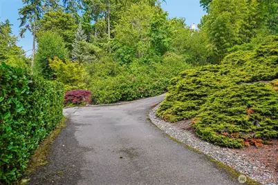 8114 W Mercer Way, Mercer Island, WA 98040 - Photo 4