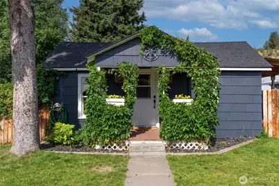 14 S Elm Street, Omak, WA 98841 - Photo 1