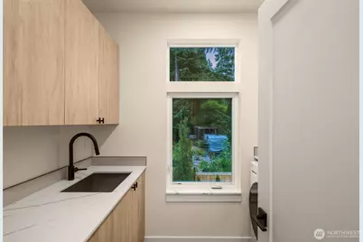 8409 NE 137th Street, Kirkland, WA 98034 - Photo 32