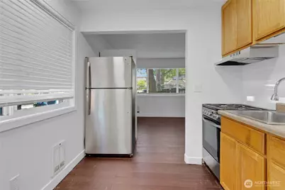 417 23rd Avenue #4, Seattle, WA 98122 - Photo 8